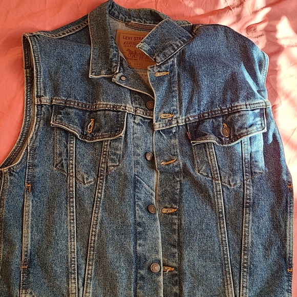 Levis Jean vest - Picture 2 of 3